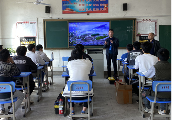 团委书记肖振衡一行到电气工程学院调研团工作