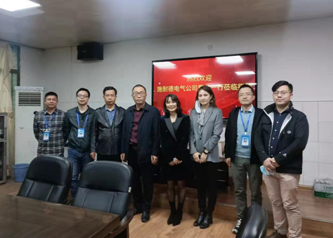 施耐德电气（中国）有限公司回访电气工程学院 “碧播”实训室项目