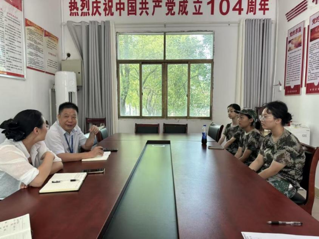 领导关怀暖人心，携手共促成长