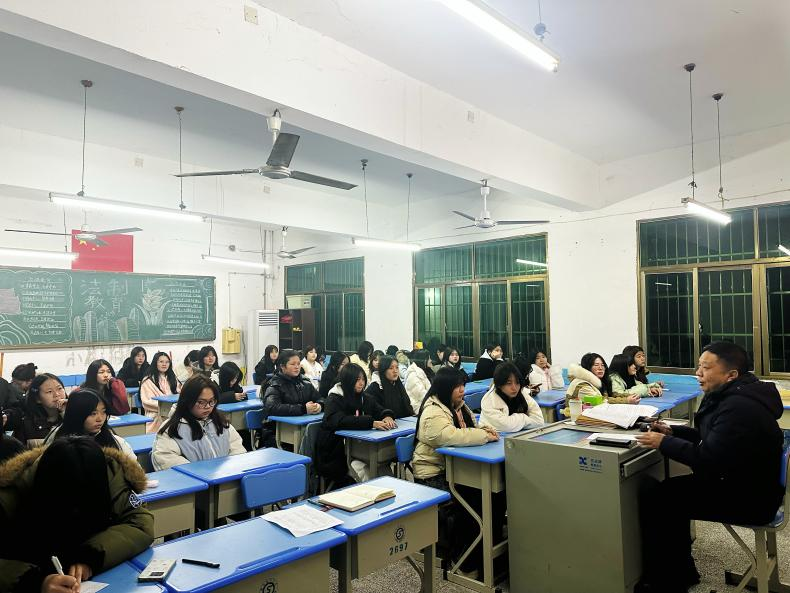 畅所欲言话成长，凝心聚力促发展——经贸旅游学院召开学生座谈会