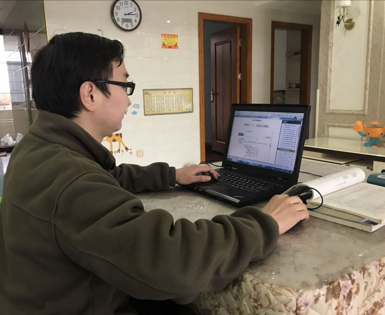 新教师抗击疫情先进事迹系列报道——新时代青年人的责任与担当