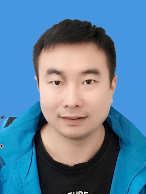 高级讲师     黄中