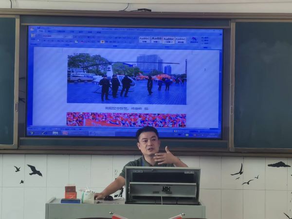 机械工程系党总支扎实开展“一课一片一实践”活动