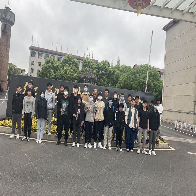 模具系2018级第一批赴广州实习师生安全返校