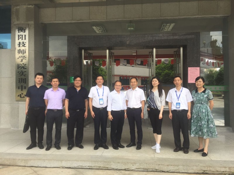 人社部国际合作司副司长吕玉林一行莅临实训中心视察实训场地和实训教学情况