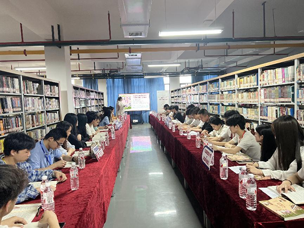 衡阳技师学院开展“家风、学风、校风”读书分享活动