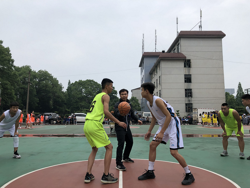 聚焦第三届技能文化节| 衡阳技师学院第九届学生篮球赛落幕