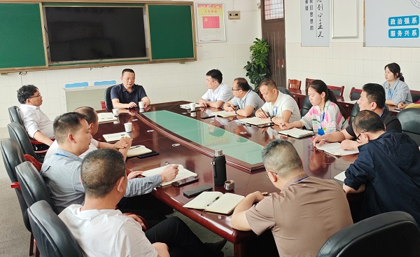 学院院长廖与飞调研交通工程学院