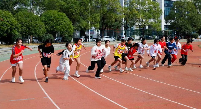 技能健儿勇争先 各族同心向未来——写在学院第十七届田径运动会之际