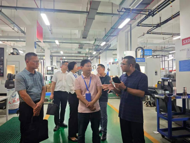郴州技师学院党委副书记王国昌一行来我院调研交流